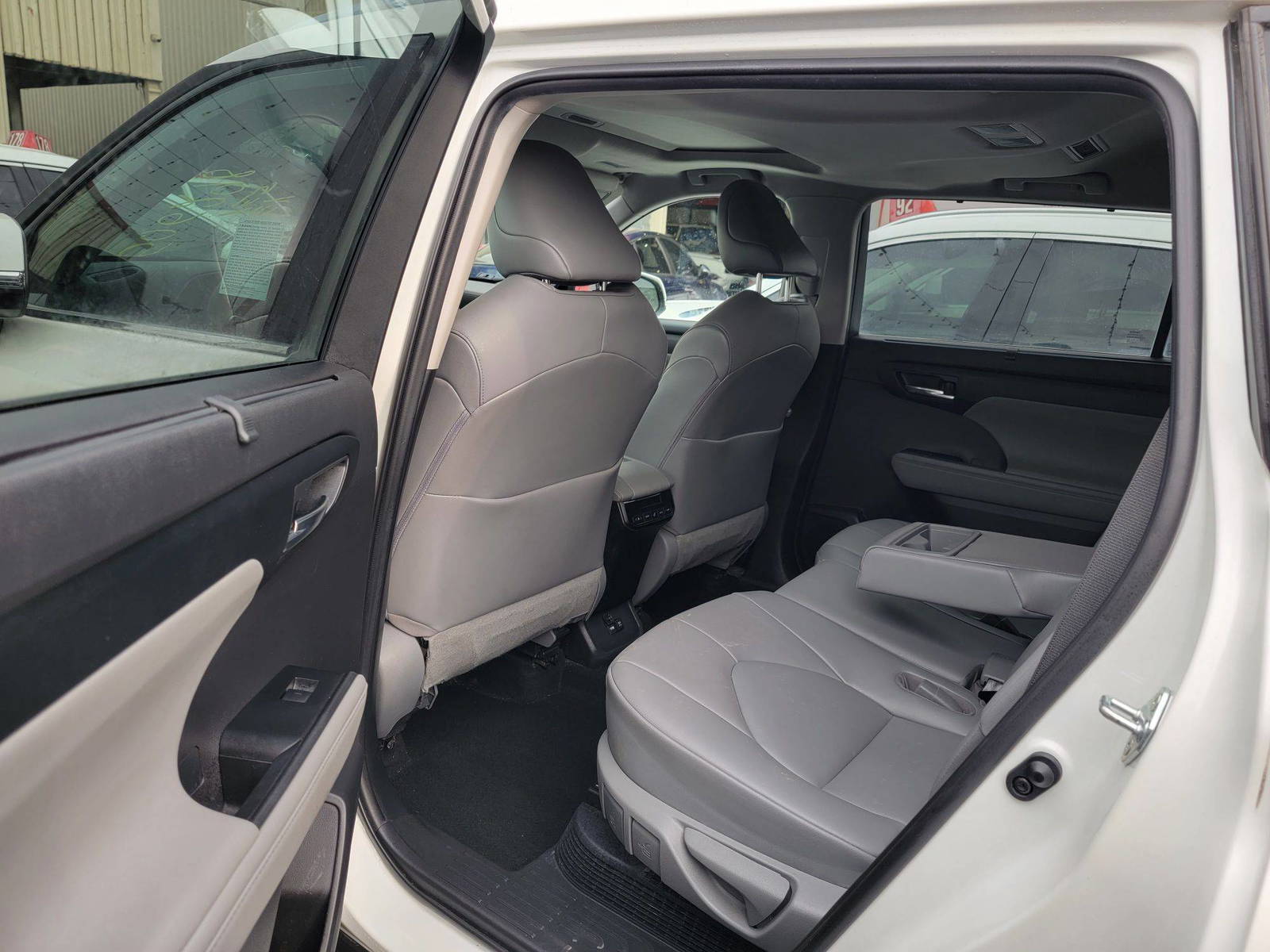 TOYOTA HIGHLANDER 2021 - Marhaba Auction Used Cars - Image 5