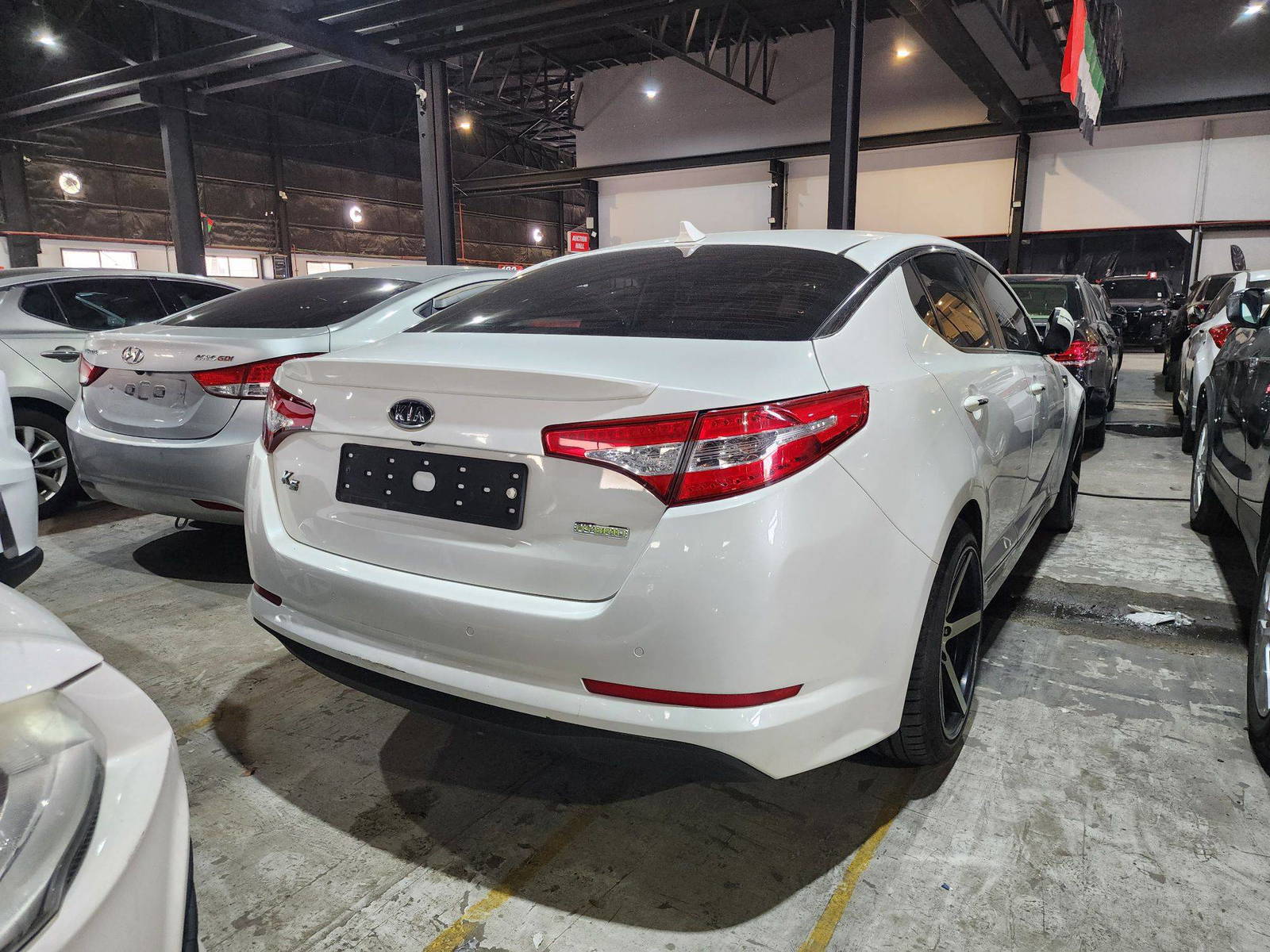 2012 KIA K5 — 142107 KM — Lot 2963 — Al Quoz - Marhaba Auctions Used Cars - Image 4