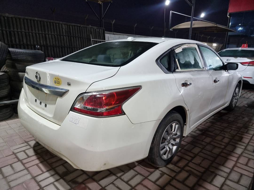 2015 NISSAN ALTIMA — 180669 KM — Lot 215487 — Ind. 12 - Marhaba Auctions Used Cars - Image 5