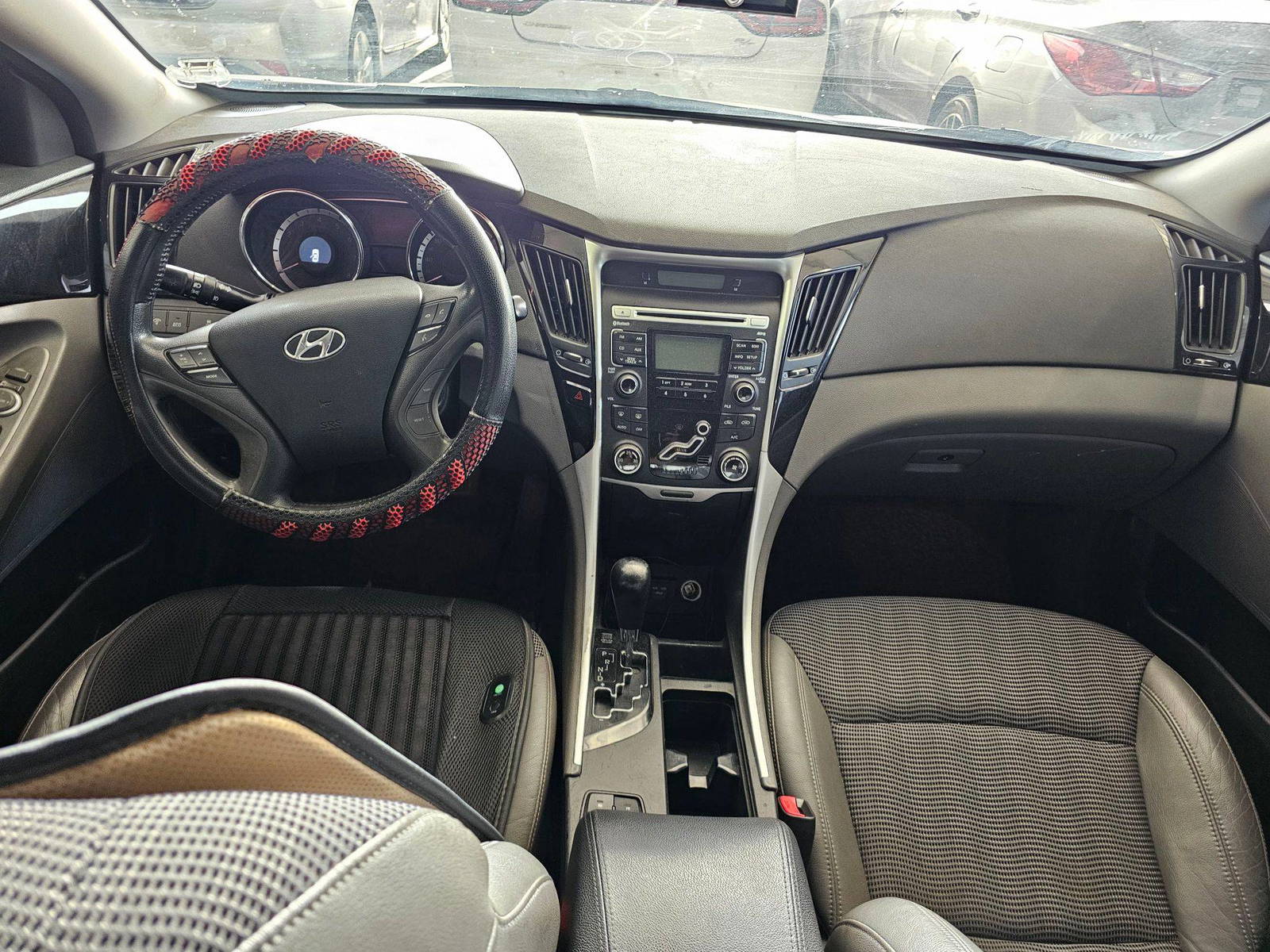 2011 HYUNDAI SONATA — 182712 KM — Lot A178546 — Souq - Marhaba Auctions Used Cars - Image 8