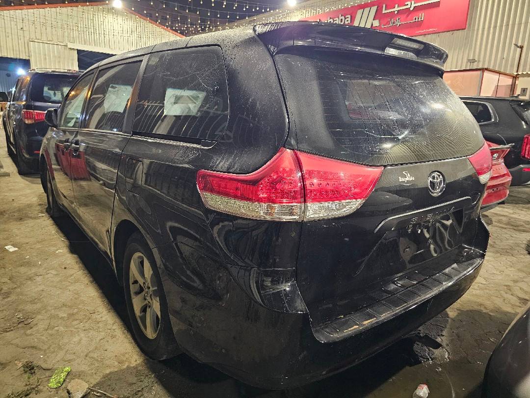 TOYOTA SIENNA