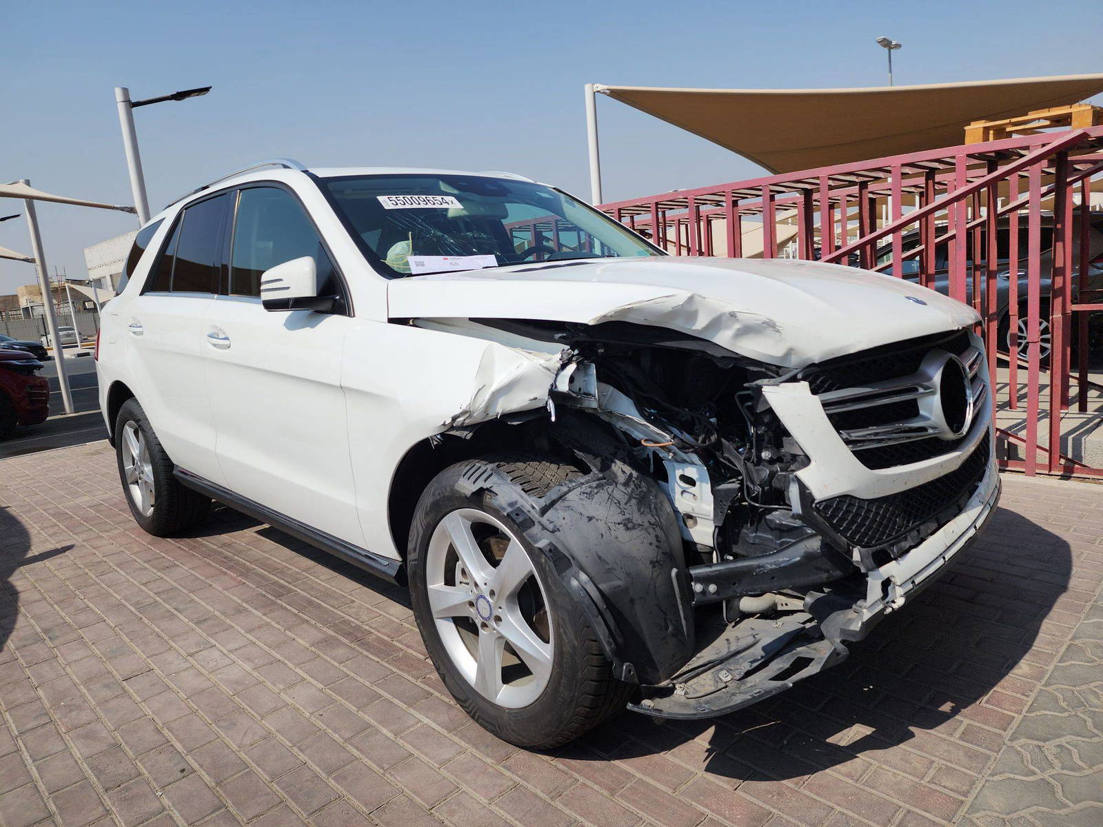 2017 MERCEDES BENZ GLE 350 — 86413 Miles — Lot BXHA888372 — Souq - Marhaba Auctions Used Cars - Image 4