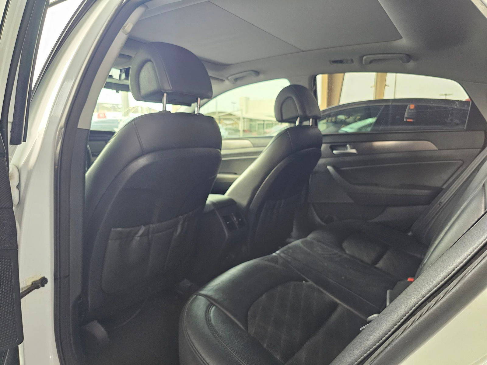 2015 HYUNDAI SONATA — 174758 KM — Lot 44940415 — Souq - Marhaba Auctions Used Cars - Image 6