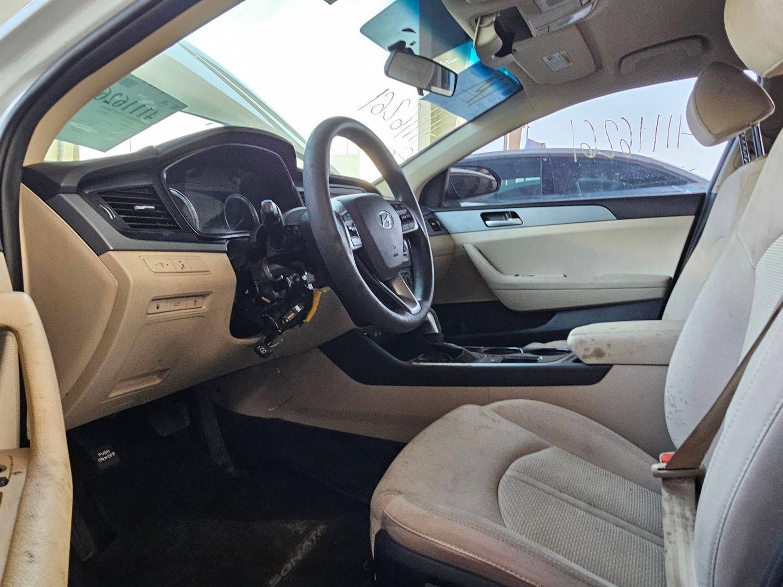 2018 HYUNDAI SONATA — 140824 Miles — Lot 7JH679120 — Souq - Marhaba Auctions Used Cars - Image 8