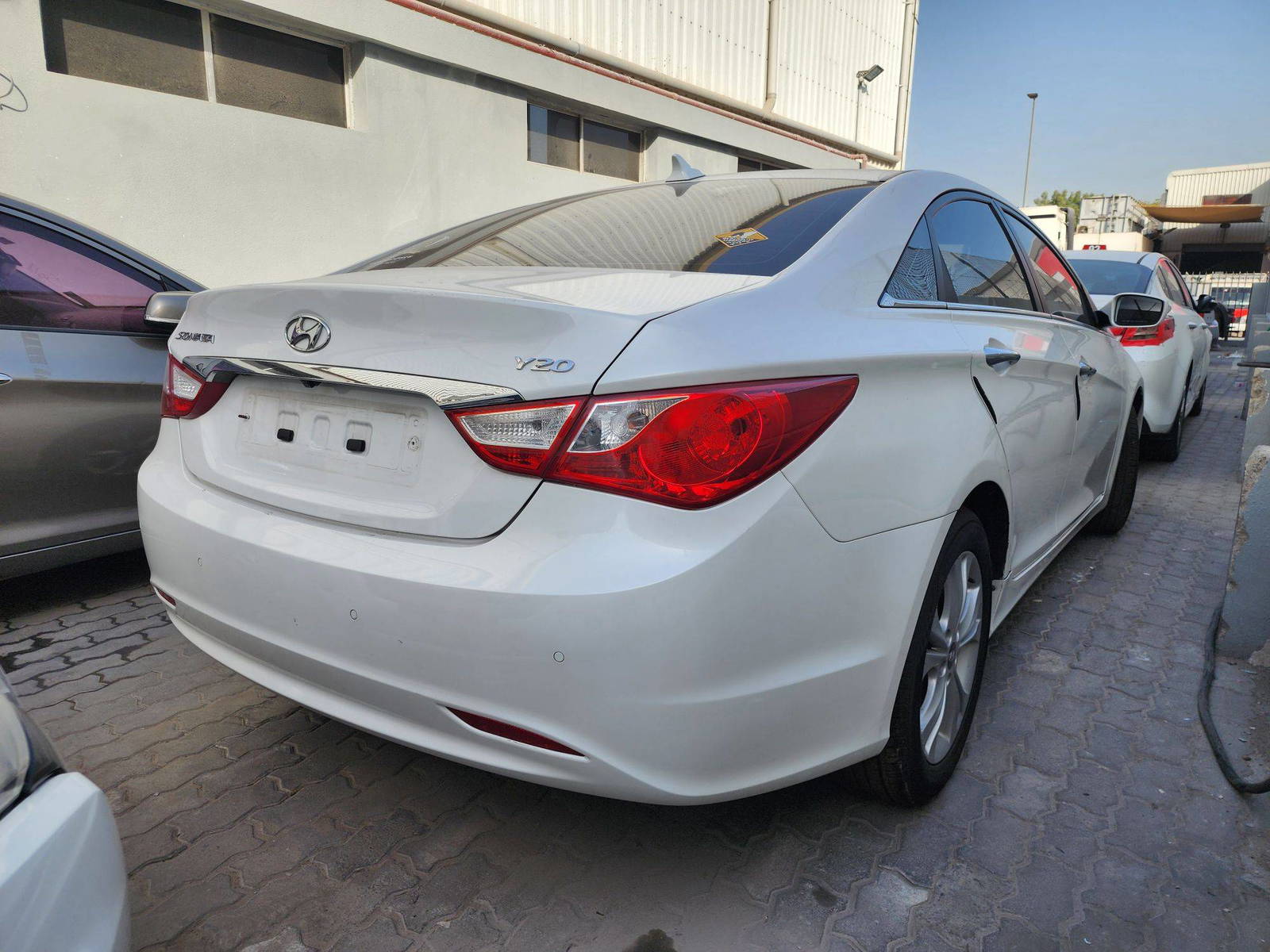 2011 HYUNDAI SONATA — 148684 KM — Lot 248439 — Al Quoz - Marhaba Auctions Used Cars - Image 4