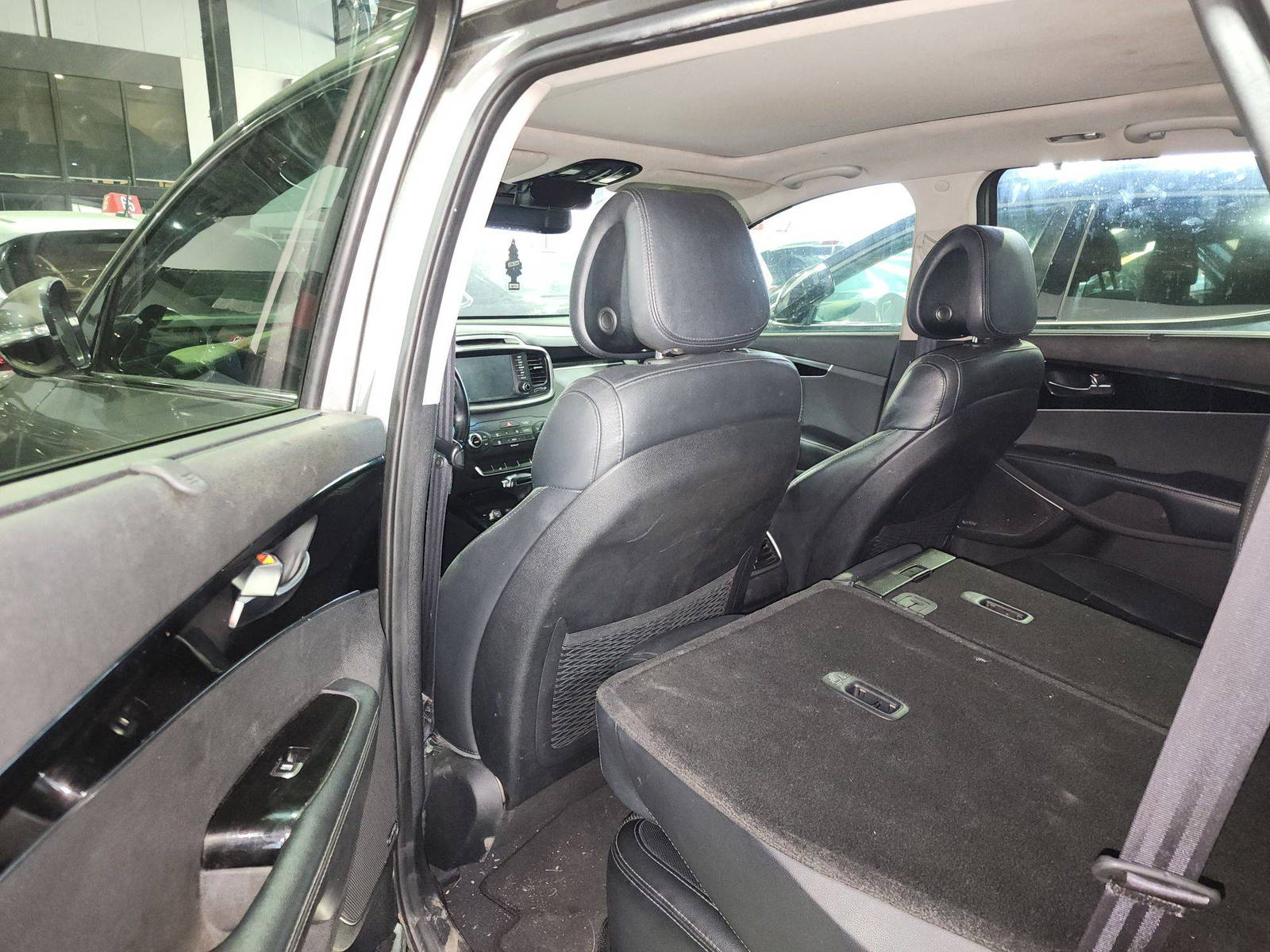 2016 KIA SORENTO — 139155 Miles — Lot 47693 — Souq - Marhaba Auctions Used Cars - Image 7