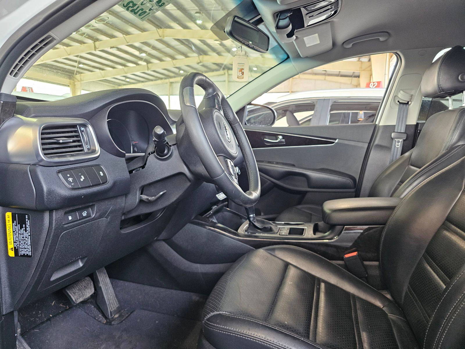 2018 KIA SORENTO — 102652 Miles — Lot A53JG384120 — Souq - Marhaba Auctions Used Cars - Image 8