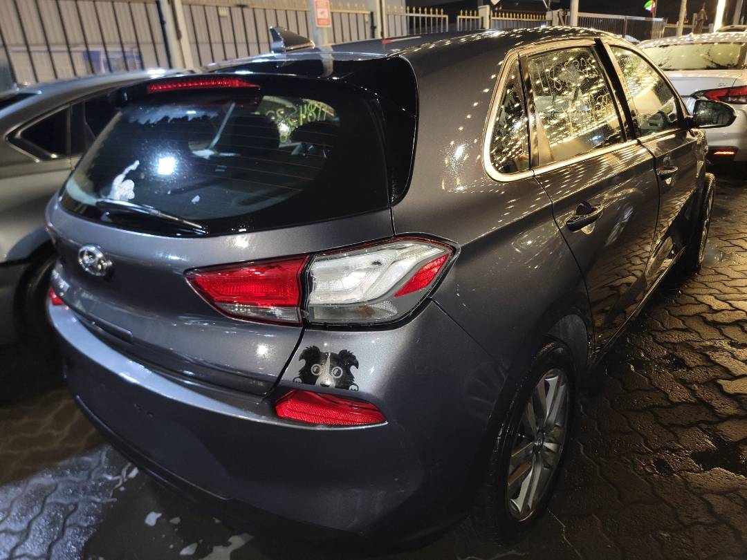 2019 HYUNDAI ELANTRA — 10542 Miles — Lot 10288 - Marhaba Auctions Used Cars - Image 4