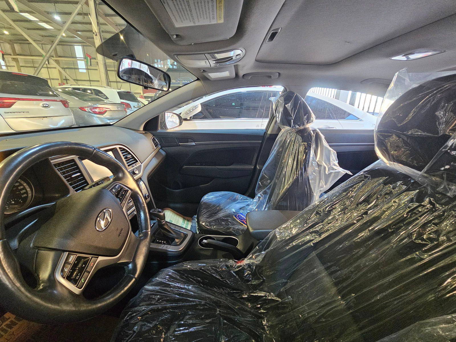 2018 HYUNDAI ELANTRA — 116477 KM — Lot U649127 — Main - Marhaba Auctions Used Cars - Image 8