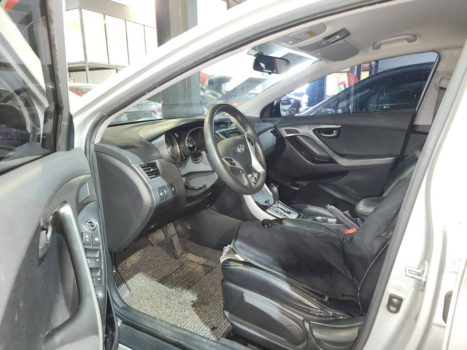 2011 HYUNDAI AVANTE — 124768 KM — Lot 214587 — Main - Marhaba Auctions Used Cars - Image 9