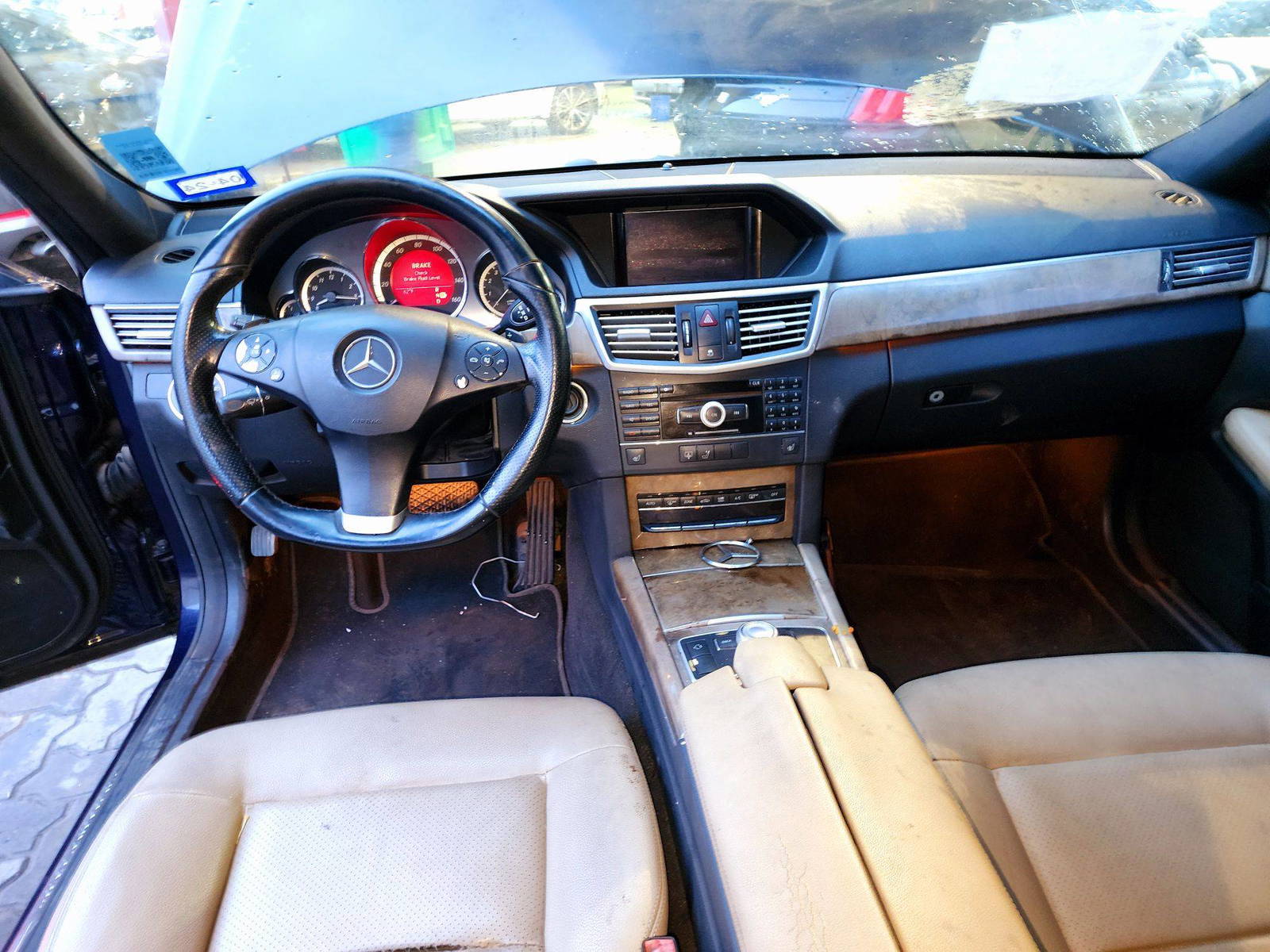 2010 MERCEDES BENZ E 350 — 170843 Miles — Lot AA073727 — Souq - Marhaba Auctions Used Cars - Image 7