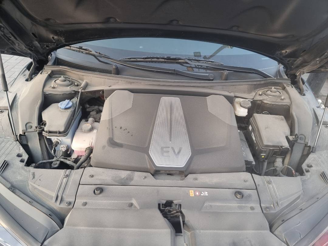 2024 KIA EV6 — 34728 KM — Lot 5618824 — Ind. 12 - Marhaba Auctions Used Cars - Image 10