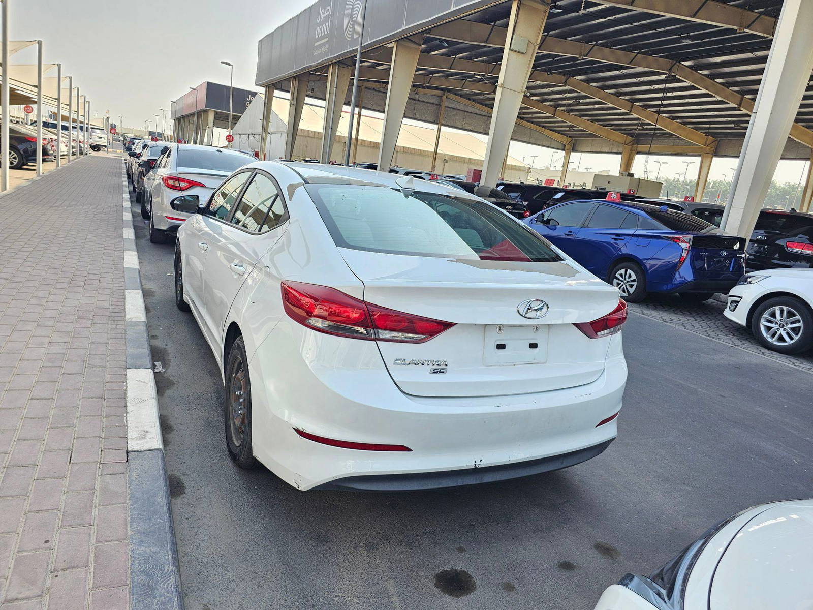 2017 HYUNDAI ELANTRA — 151830 Miles — Lot XHH143850 — Souq - Marhaba Auctions Used Cars - Image 4
