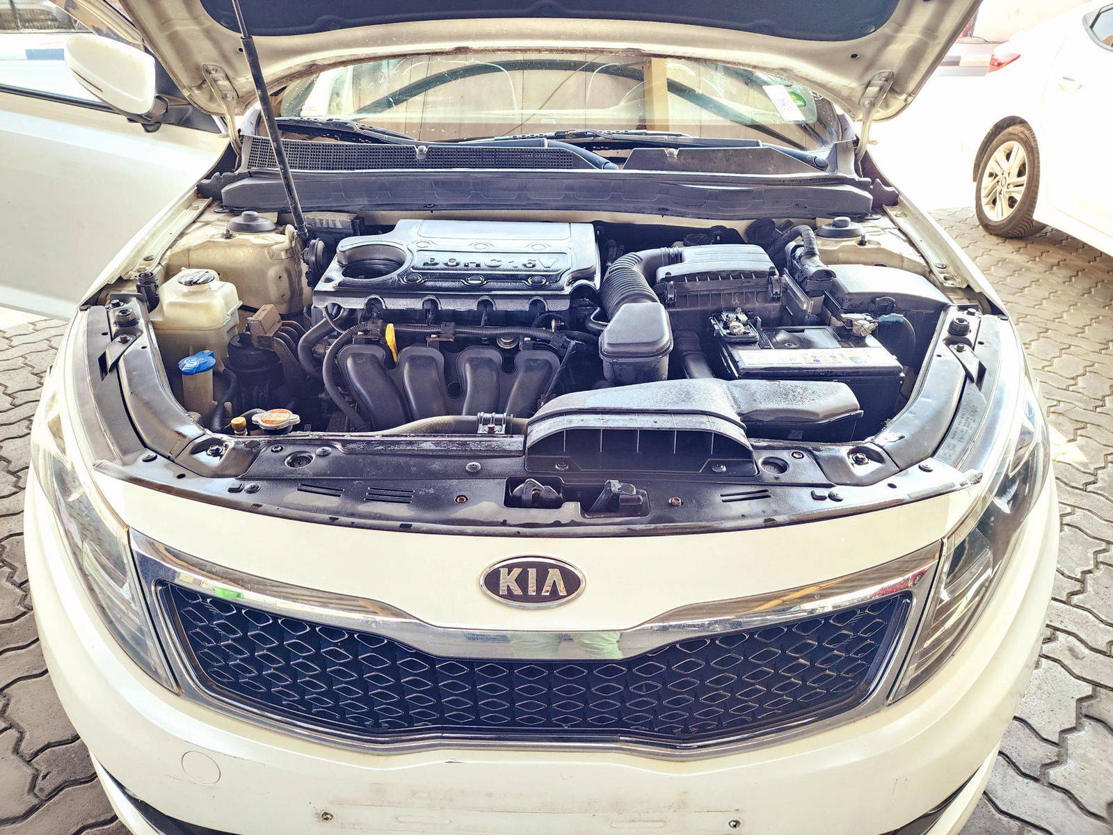 2011 KIA K5 — 63264 KM — Lot 066491 — Souq - Marhaba Auctions Used Cars - Image 12