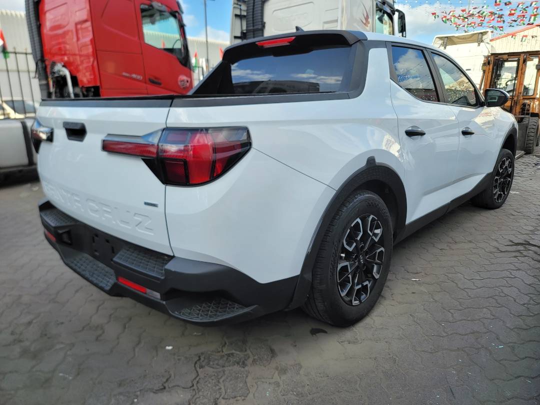 2022 HYUNDAI SANTA CRUZ — 30783 Miles — Lot E5NH037069 — Main - Marhaba Auctions Used Cars - Image 4
