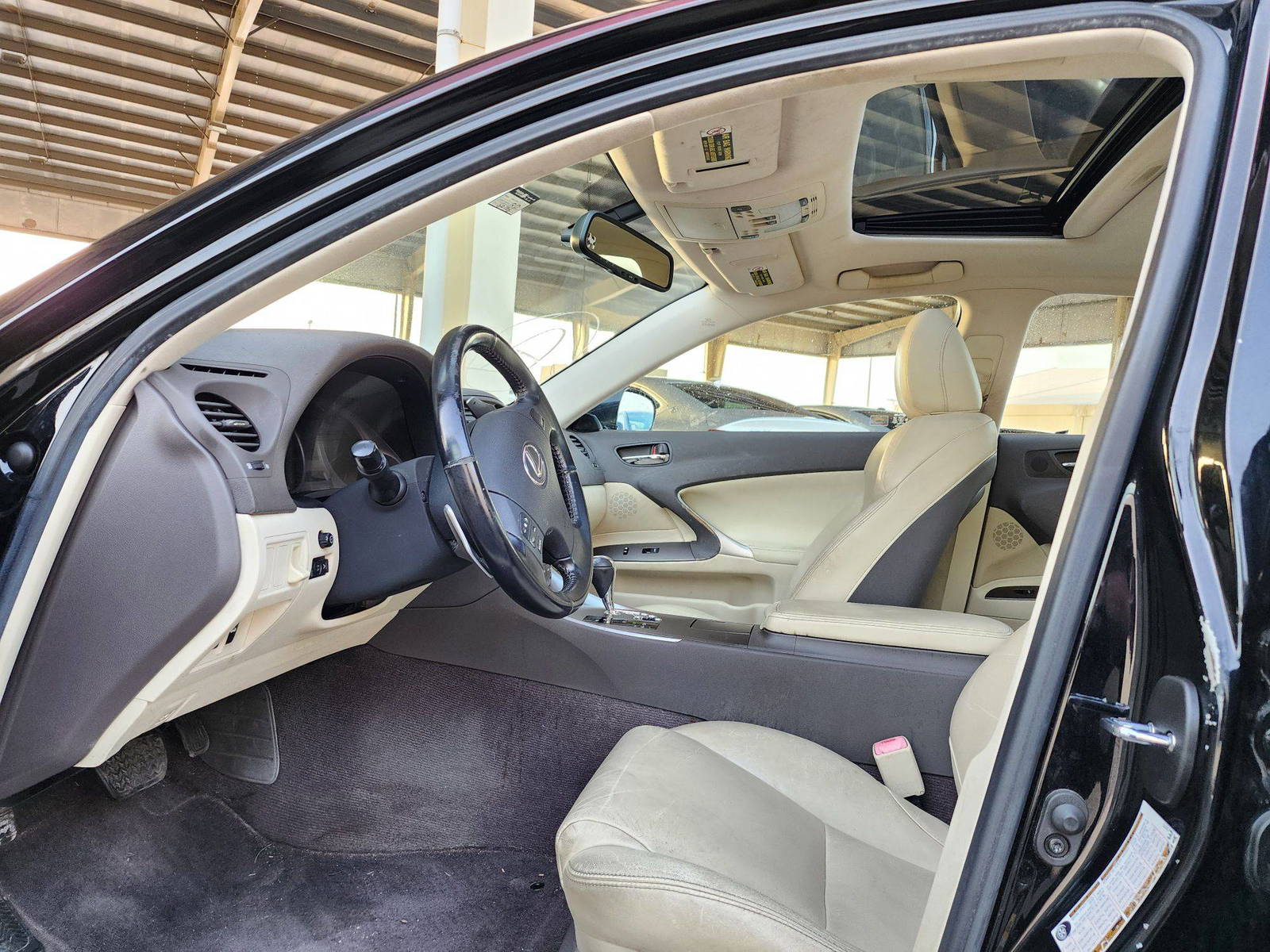 2009 LEXUS IS 250 — 160105 Miles — Lot 54831024 — Souq - Marhaba Auctions Used Cars - Image 9