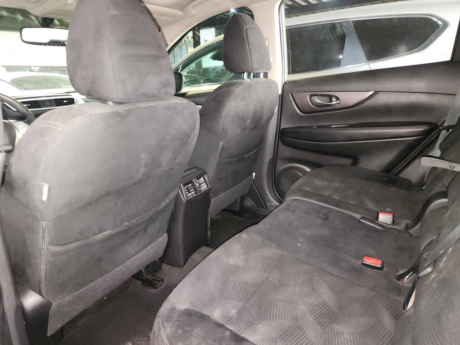 2014 NISSAN ROGUE — 137543 Miles — Lot 81641185 — Al Quoz - Marhaba Auctions Used Cars - Image 7