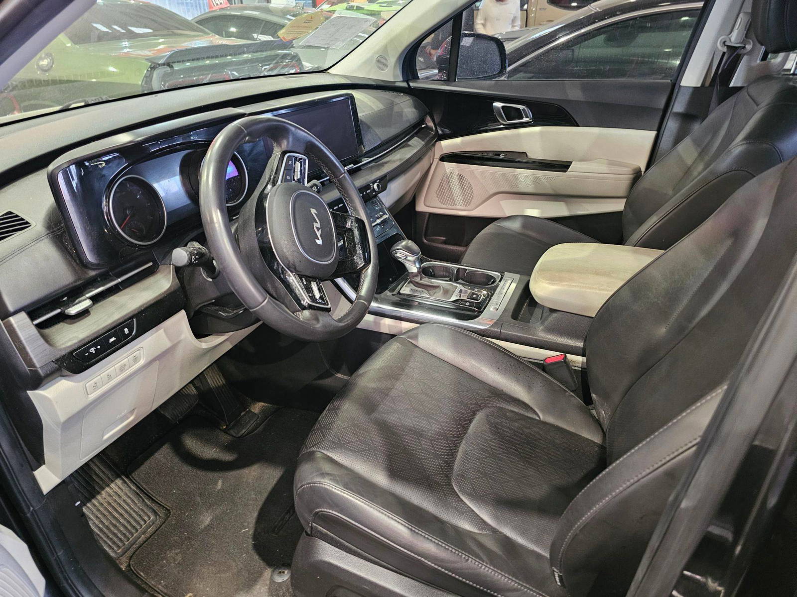 KIA CARNIVAL EX 2023 - Marhaba Auction Used Cars - Image 8