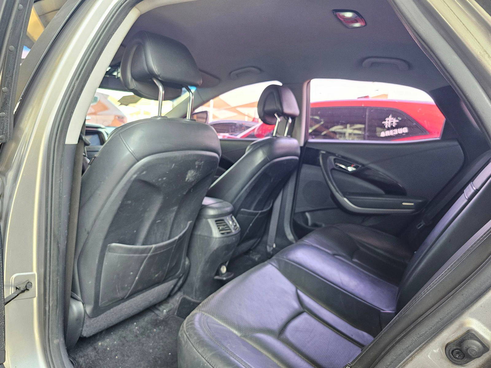 2012 HYUNDAI GRANDEUR — 204815 KM — Lot 200644 — Souq - Marhaba Auctions Used Cars - Image 6