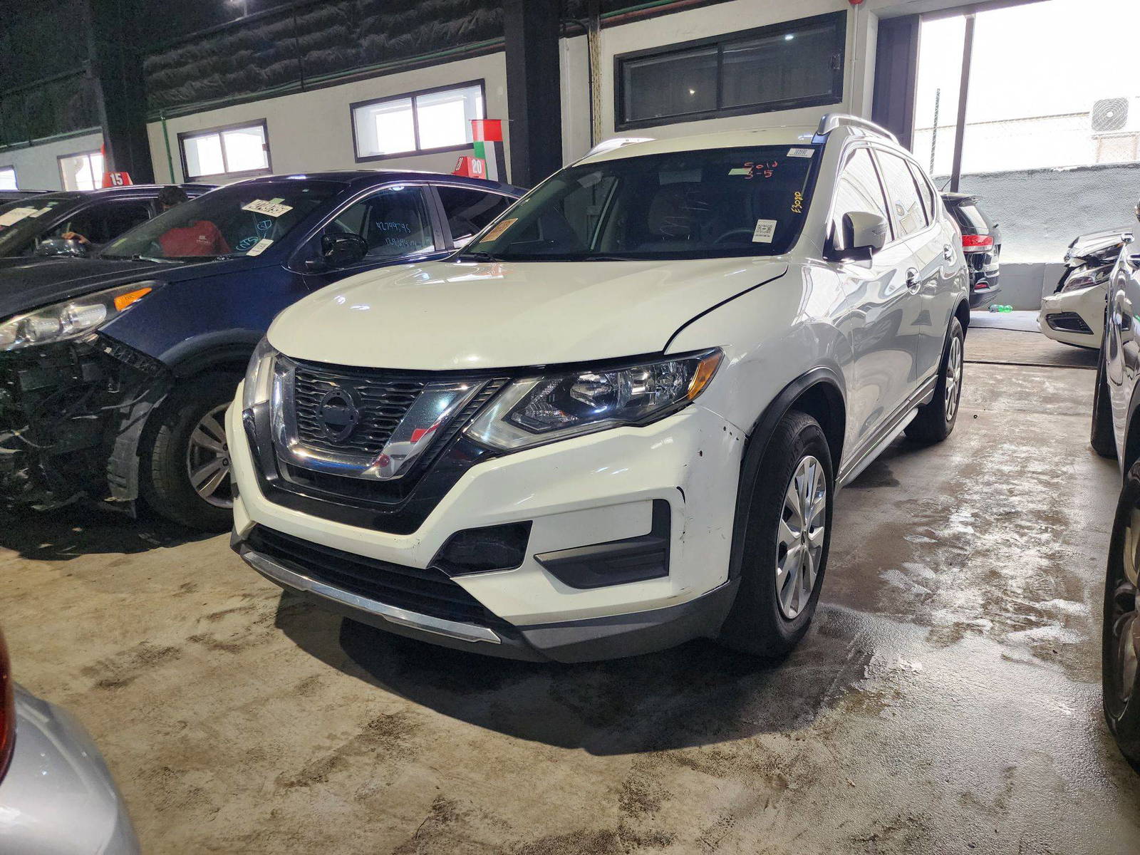 2017 NISSAN ROGUE — 203350 Miles — Lot 383990 — Al Quoz - Marhaba Auctions Used Cars - Image 4