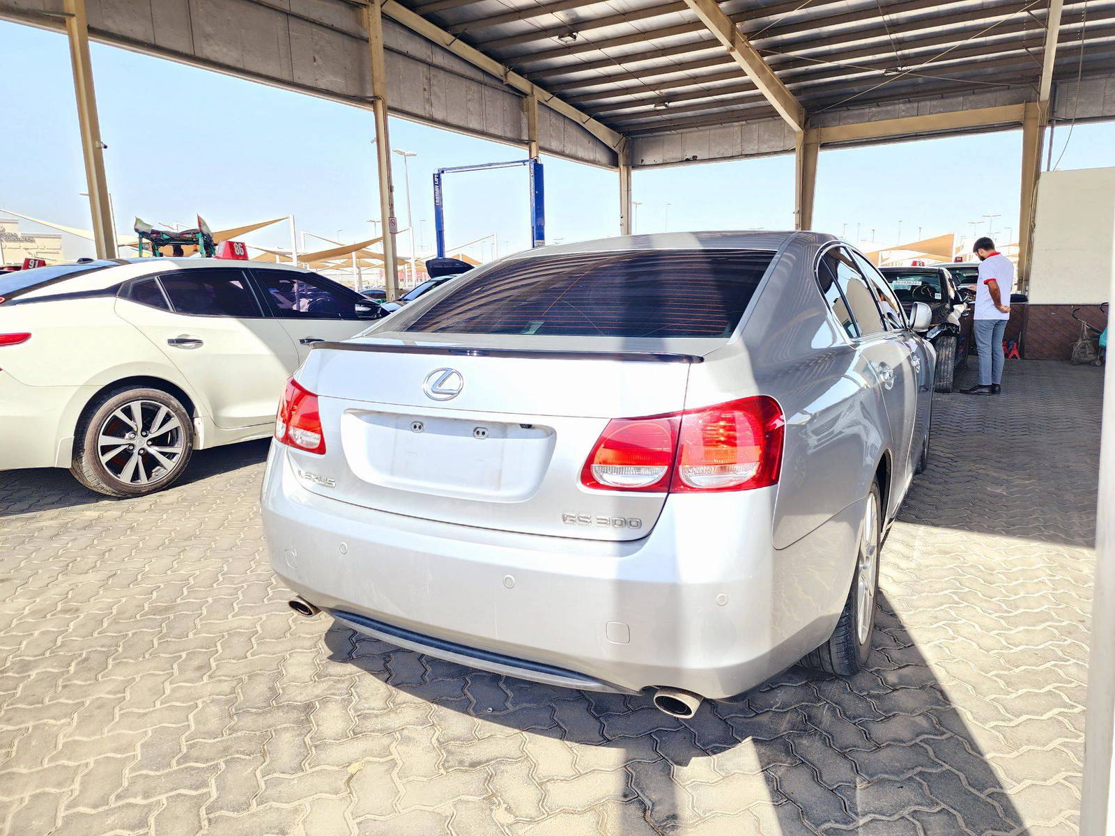 2006 LEXUS GS 300 — 140580 KM — Lot 024884 — Souq - Marhaba Auctions Used Cars - Image 3