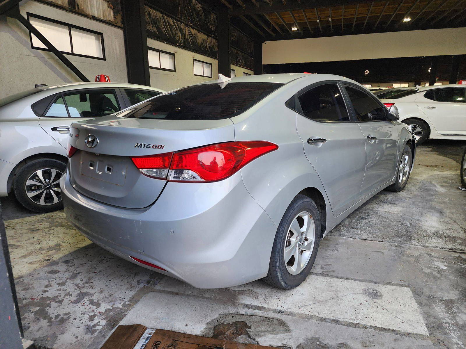 2012 HYUNDAI AVANTE — 182057 KM — Lot 350351 — Al Quoz - Marhaba Auctions Used Cars - Image 5