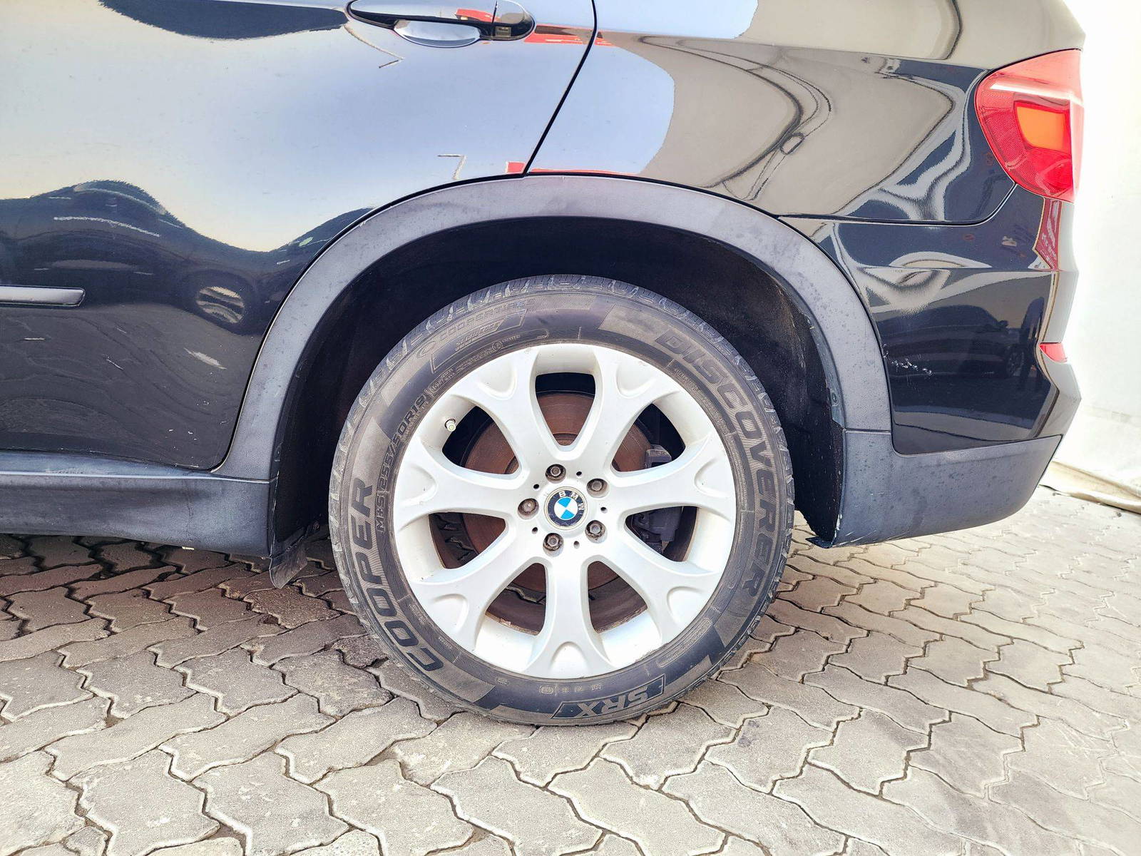 2011 BMW X5 M50I — 252870 KM — Lot 58BL417851 — Souq - Marhaba Auctions Used Cars - Image 11