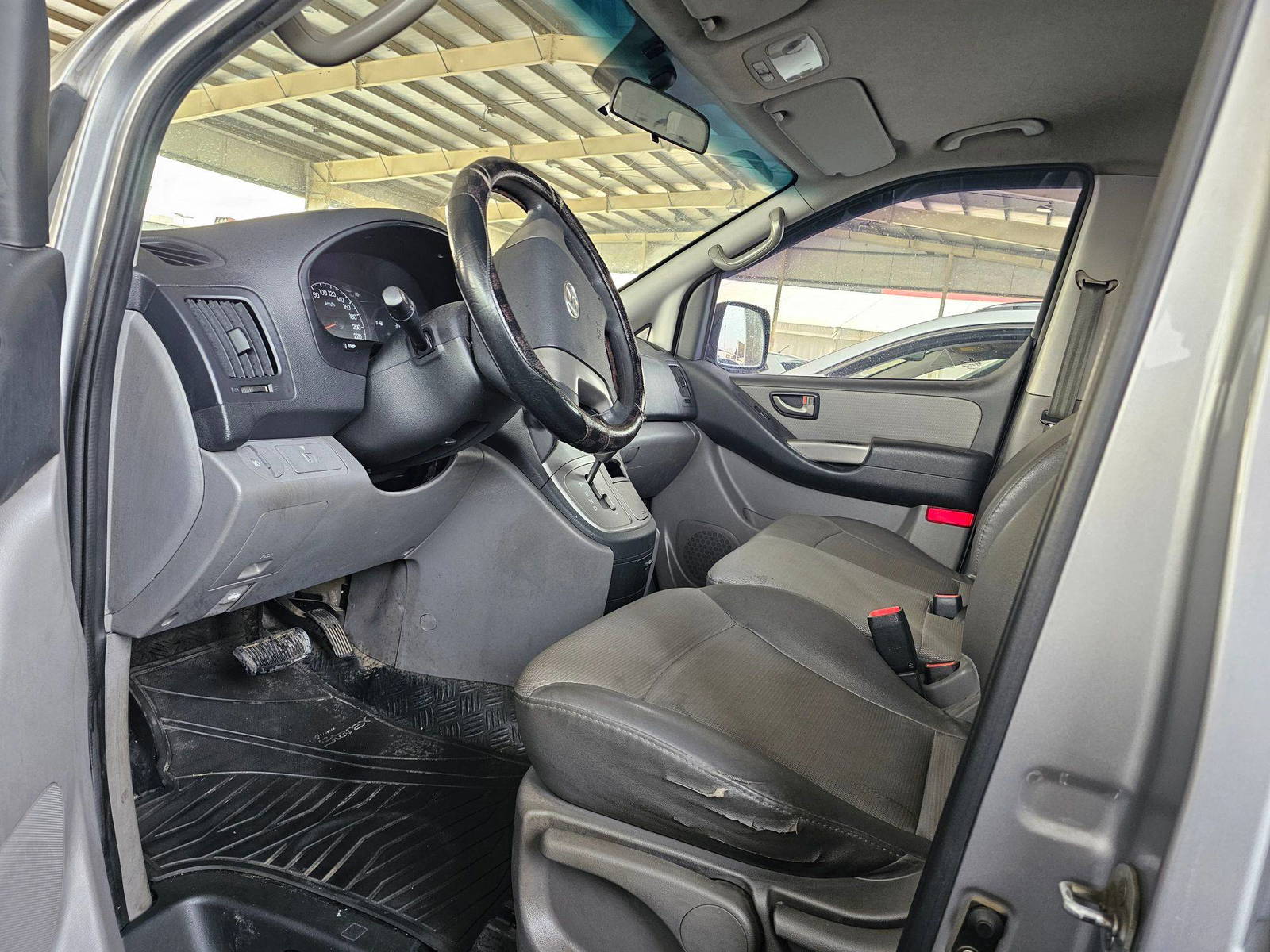 HYUNDAI GRAND STAREX 2011 - Marhaba Auction Used Cars - Image 9