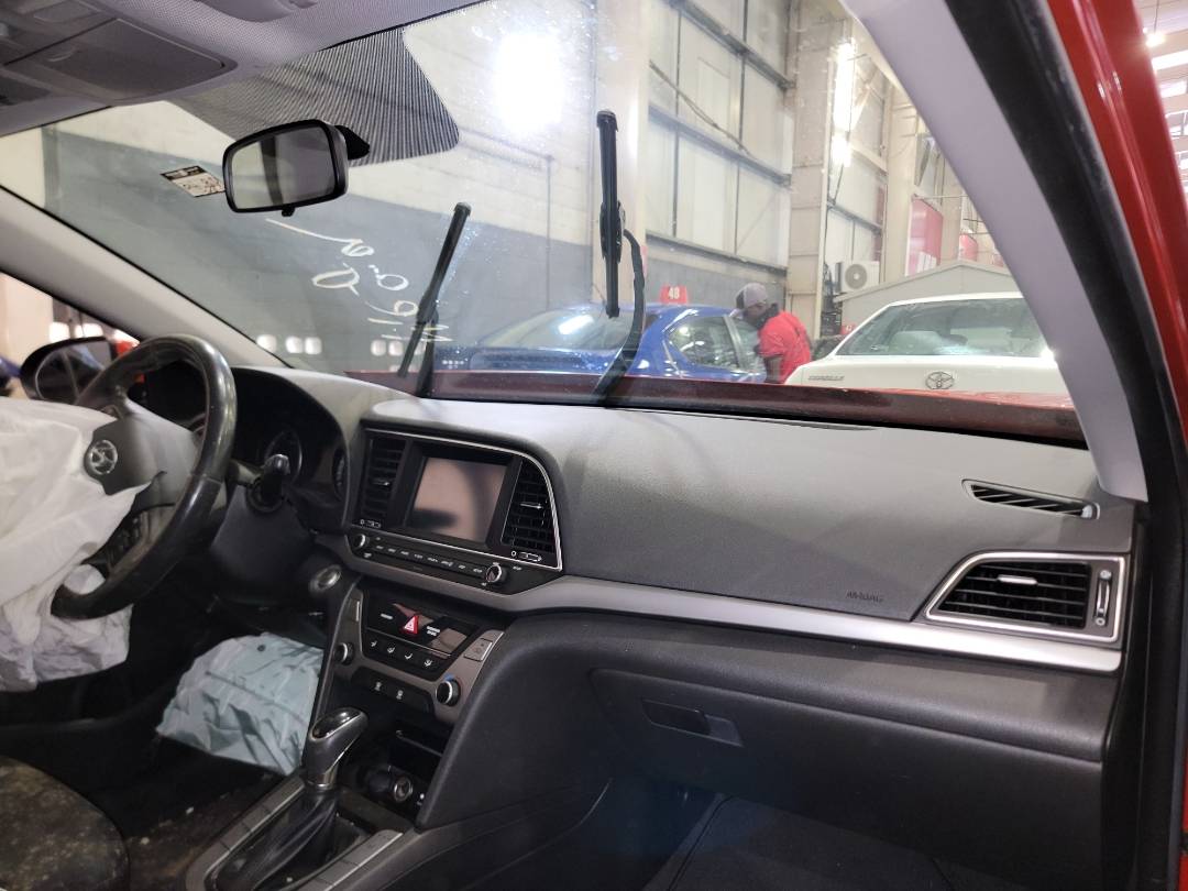 2018 HYUNDAI ELANTRA — 142811 KM — Lot 91396 — Souq - Marhaba Auctions Used Cars - Image 5