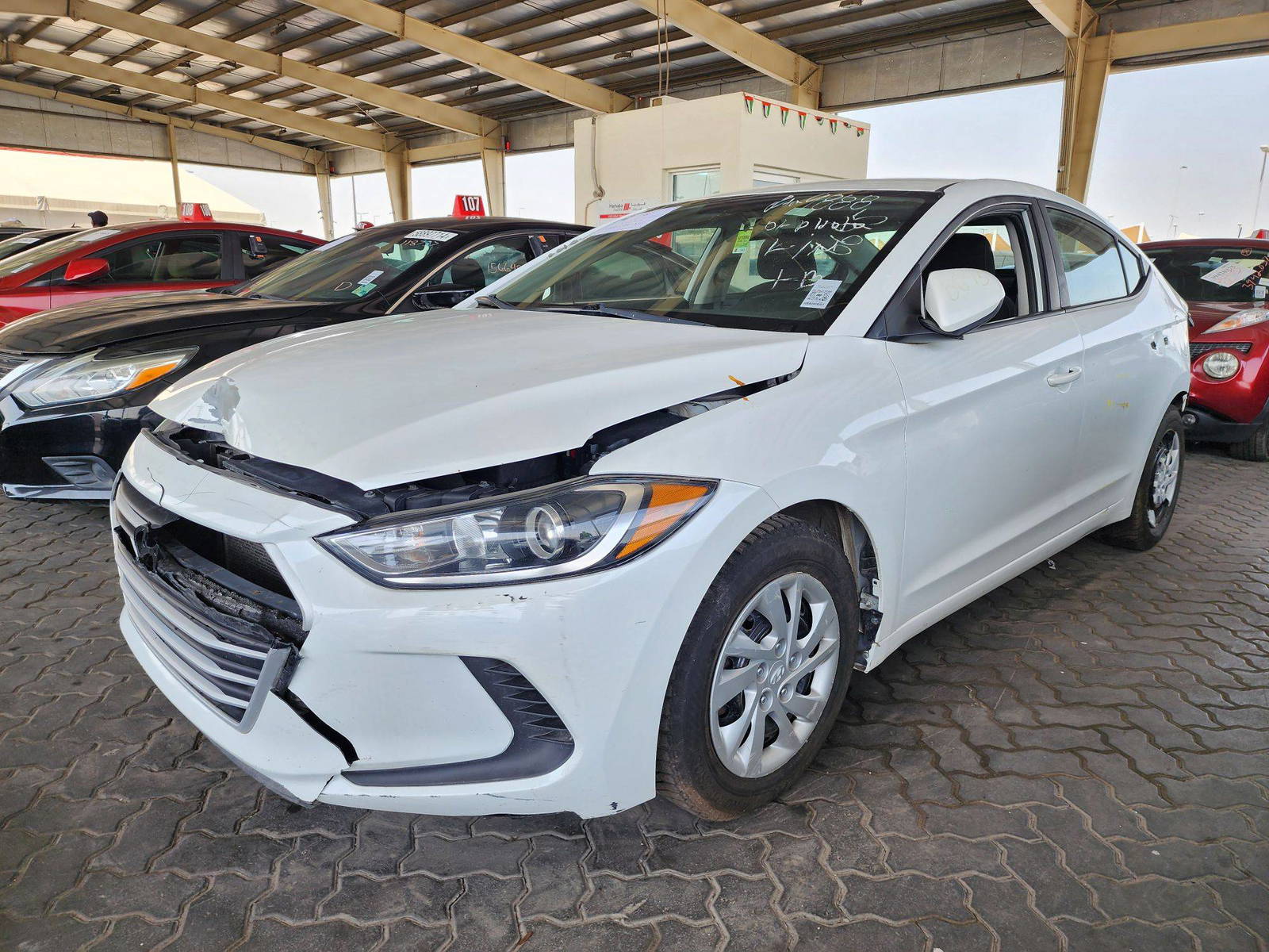 2017 HYUNDAI ELANTRA — 129638 KM — Lot 170486 — Souq - Marhaba Auctions Used Cars - Image 4