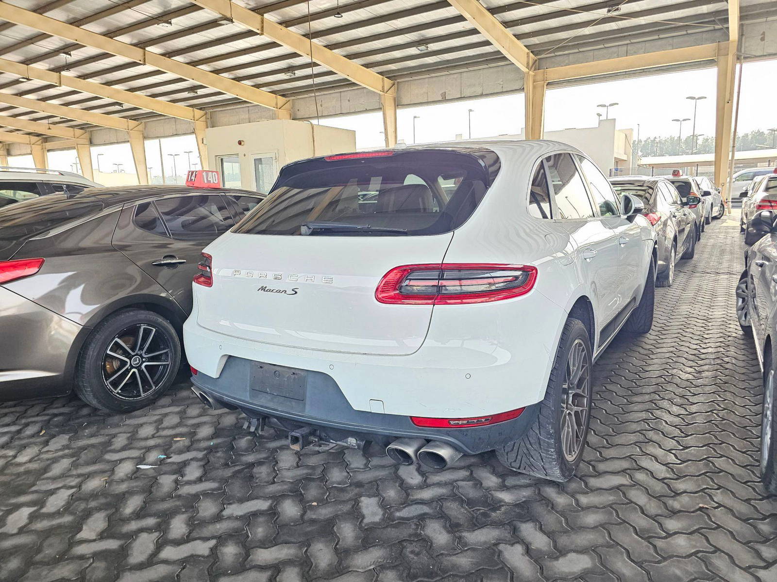 2015 PORSCHE MACAN — 141373 Miles — Lot 51FLB51696 — Main - Marhaba Auctions Used Cars - Image 3