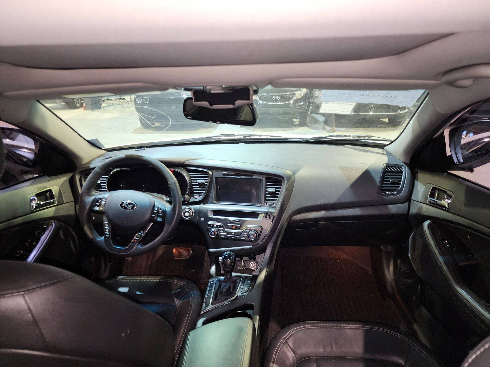 2011 KIA K5 — 223914 KM — Lot 110739 — Al Quoz - Marhaba Auctions Used Cars - Image 8