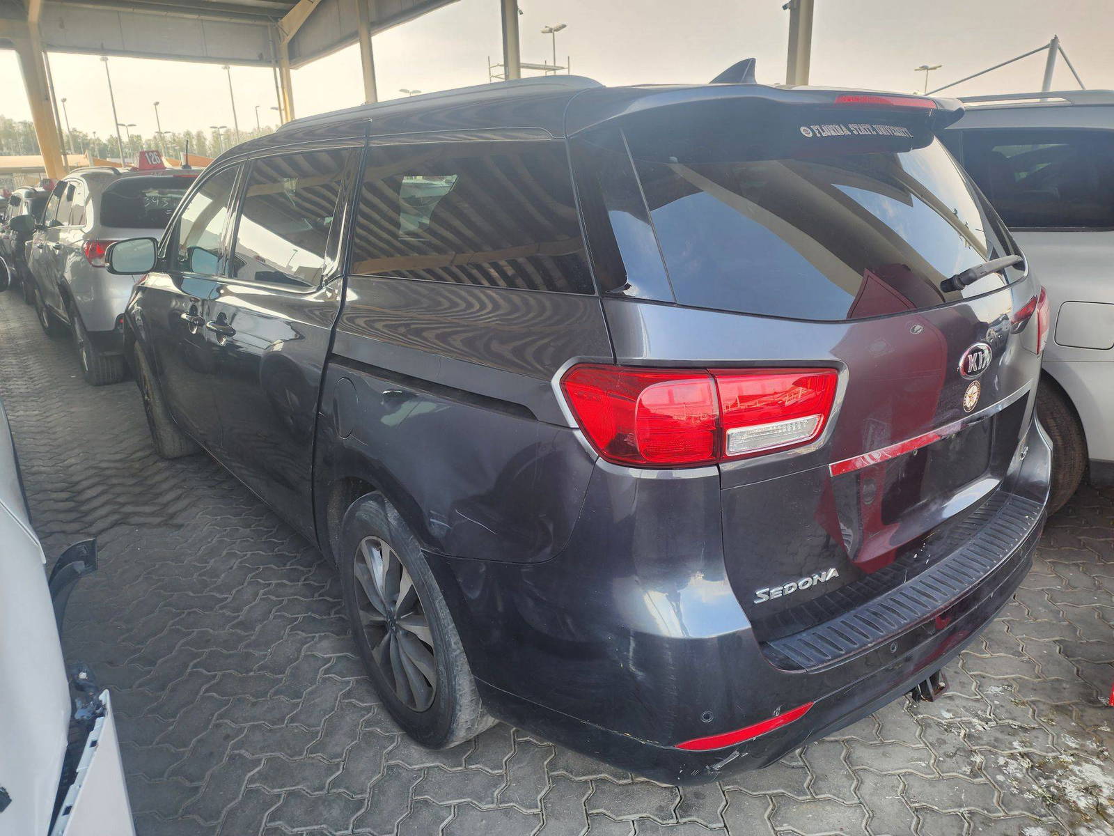 2015 KIA SEDONA — 225675 Miles — Lot 39083494 — Souq - Marhaba Auctions Used Cars - Image 4
