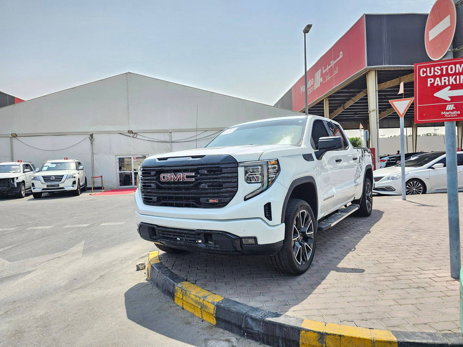 2019 GMC SIERRA — 92570 Miles — Lot AEHXKG158028 — Souq - Marhaba Auctions Used Cars - Image 3