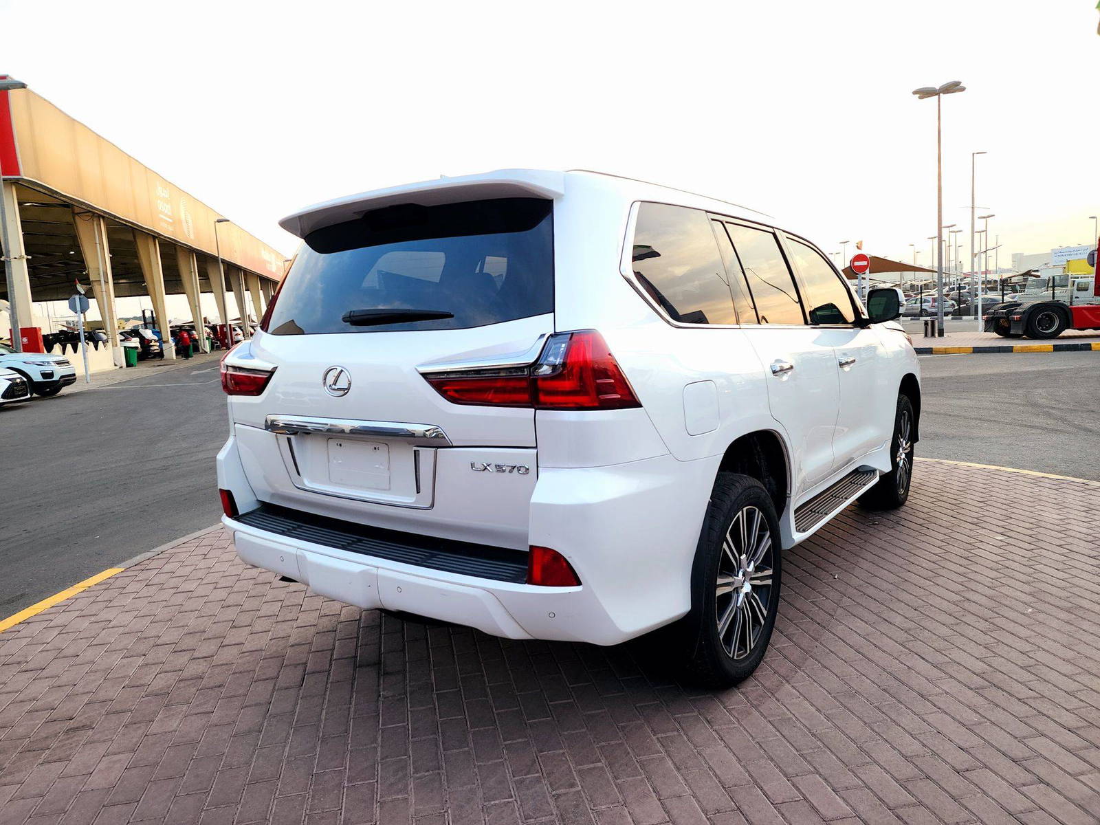 2018 LEXUS LX 570 — 121496 Miles — Lot J4262959 — Souq - Marhaba Auctions Used Cars - Image 3