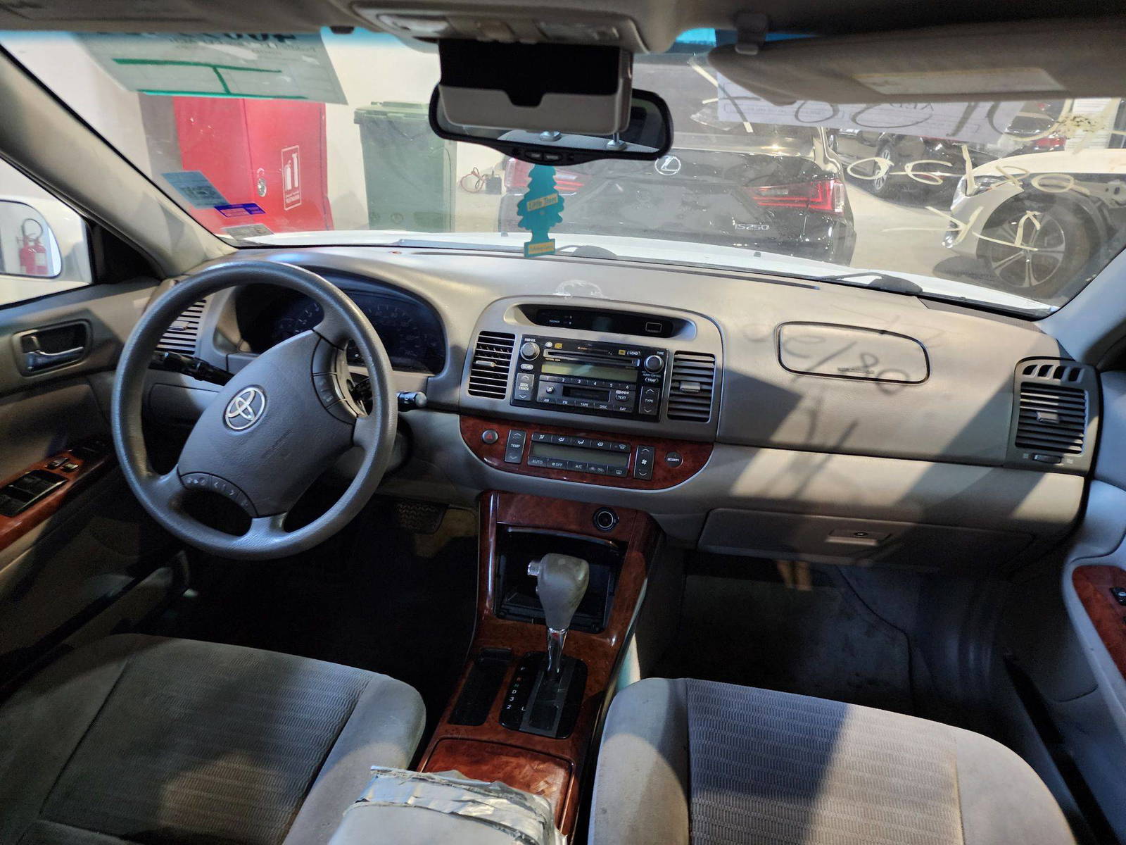 2005 TOYOTA CAMRY — 245129 Miles — Lot 401587 — Al Quoz - Marhaba Auctions Used Cars - Image 8