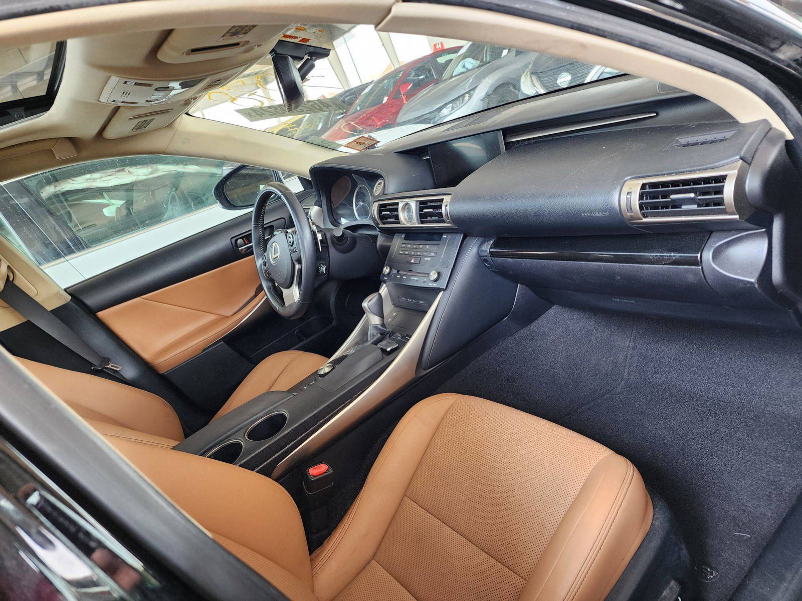 2015 LEXUS IS 250 — 181051 Miles — Lot 46239824 — Souq - Marhaba Auctions Used Cars - Image 5