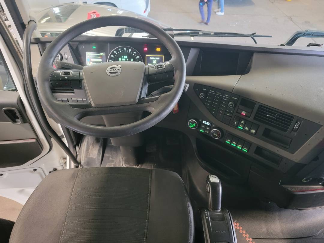 2017 VOLVO FH-Series — 902945 KM — Lot HB793249 — Main - Marhaba Auctions Used Cars - Image 11