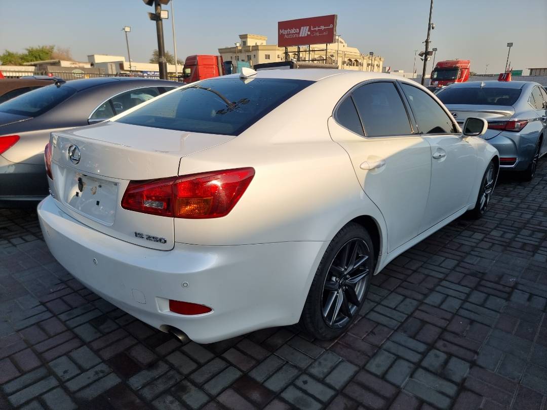 2008 LEXUS IS 250 — 244164 KM — Lot 125487 — Ind. 12 - Marhaba Auctions Used Cars - Image 5