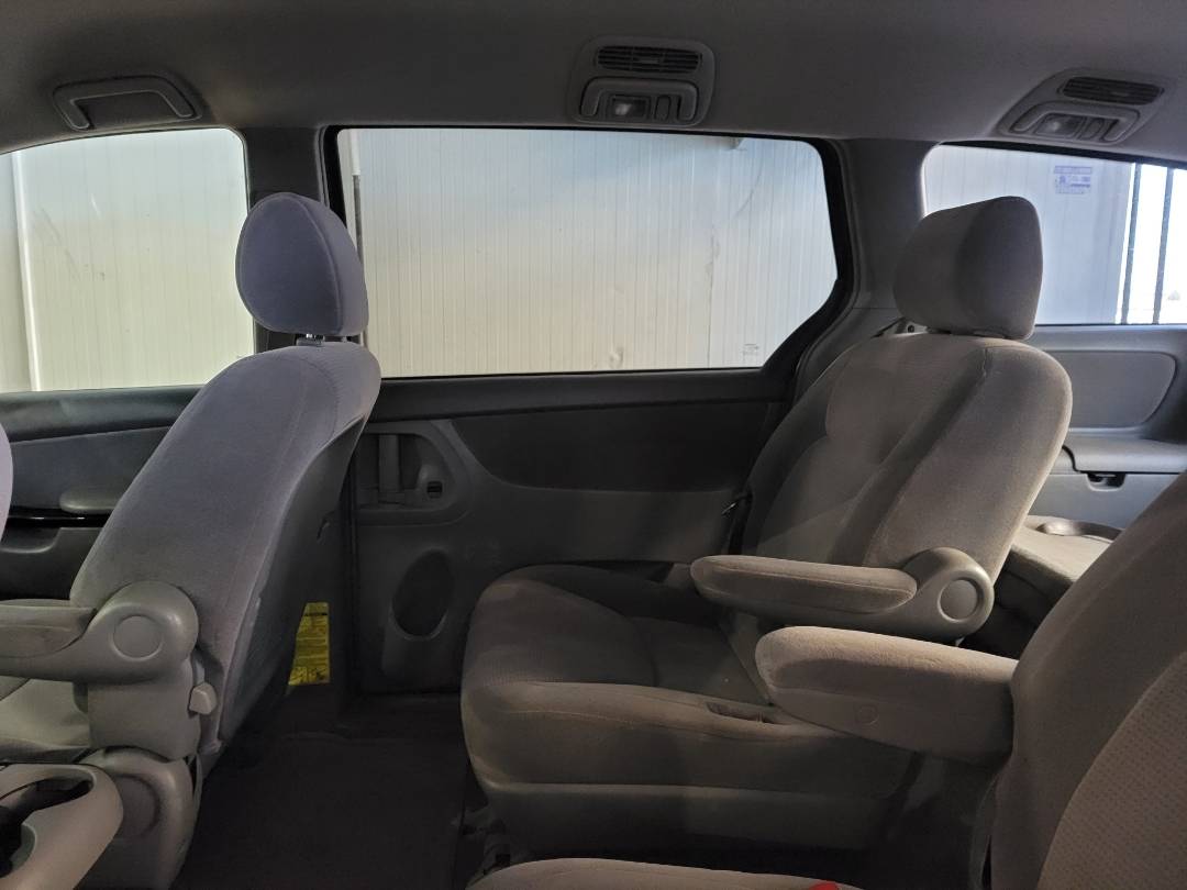 2004 TOYOTA SIENNA — 138565 Miles — Lot 091084 — Main - Marhaba Auctions Used Cars - Image 7