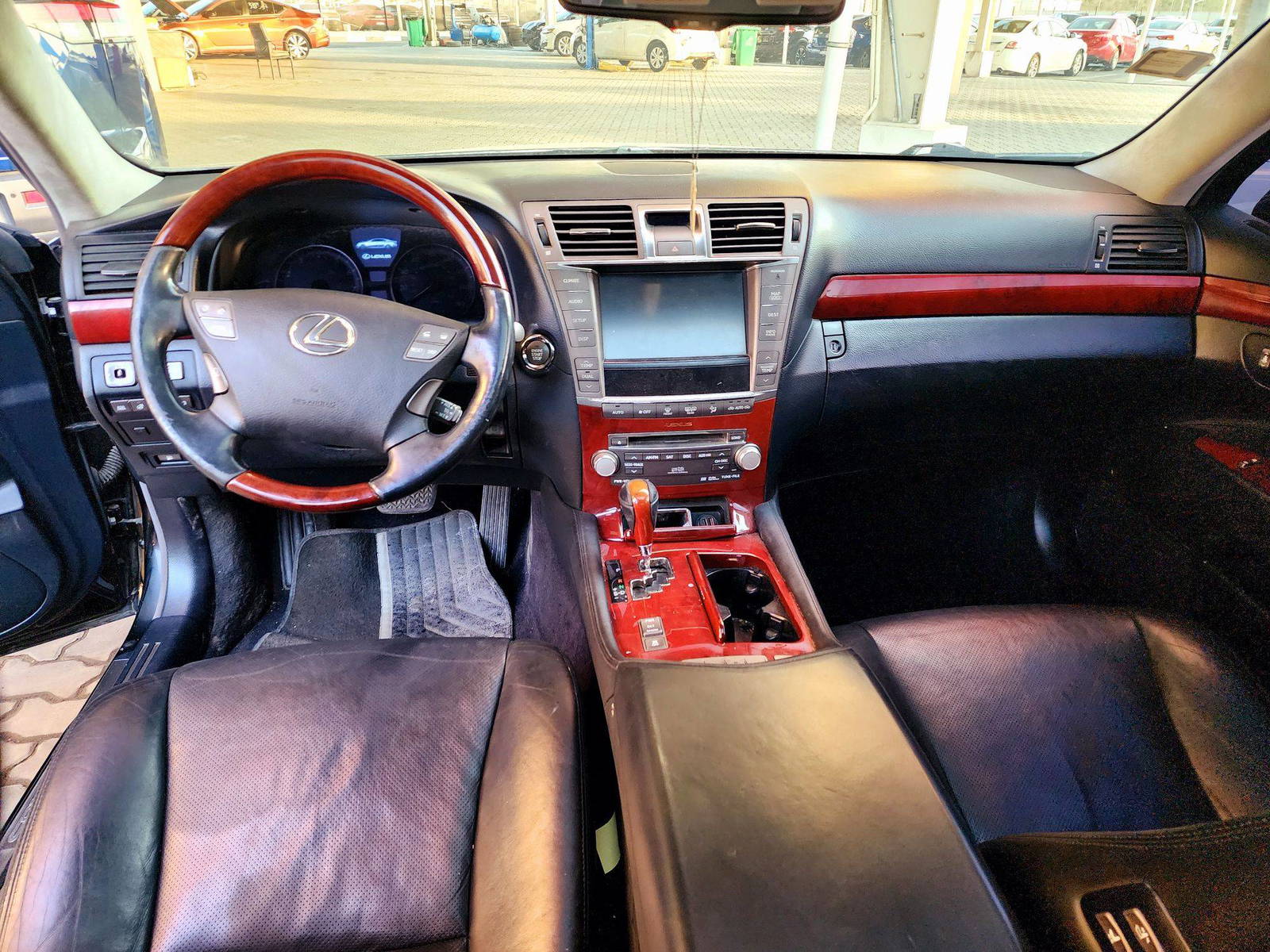2011 LEXUS LS 460 — 217696 Miles — Lot F8B5003302 — Souq - Marhaba Auctions Used Cars - Image 7