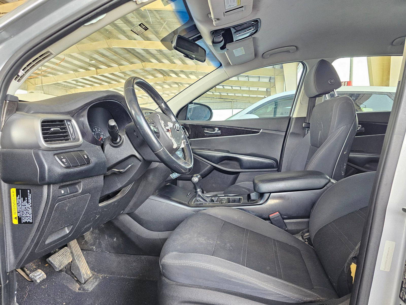 2018 KIA SORENTO — 122984 Miles — Lot G420778 — Souq - Marhaba Auctions Used Cars - Image 8