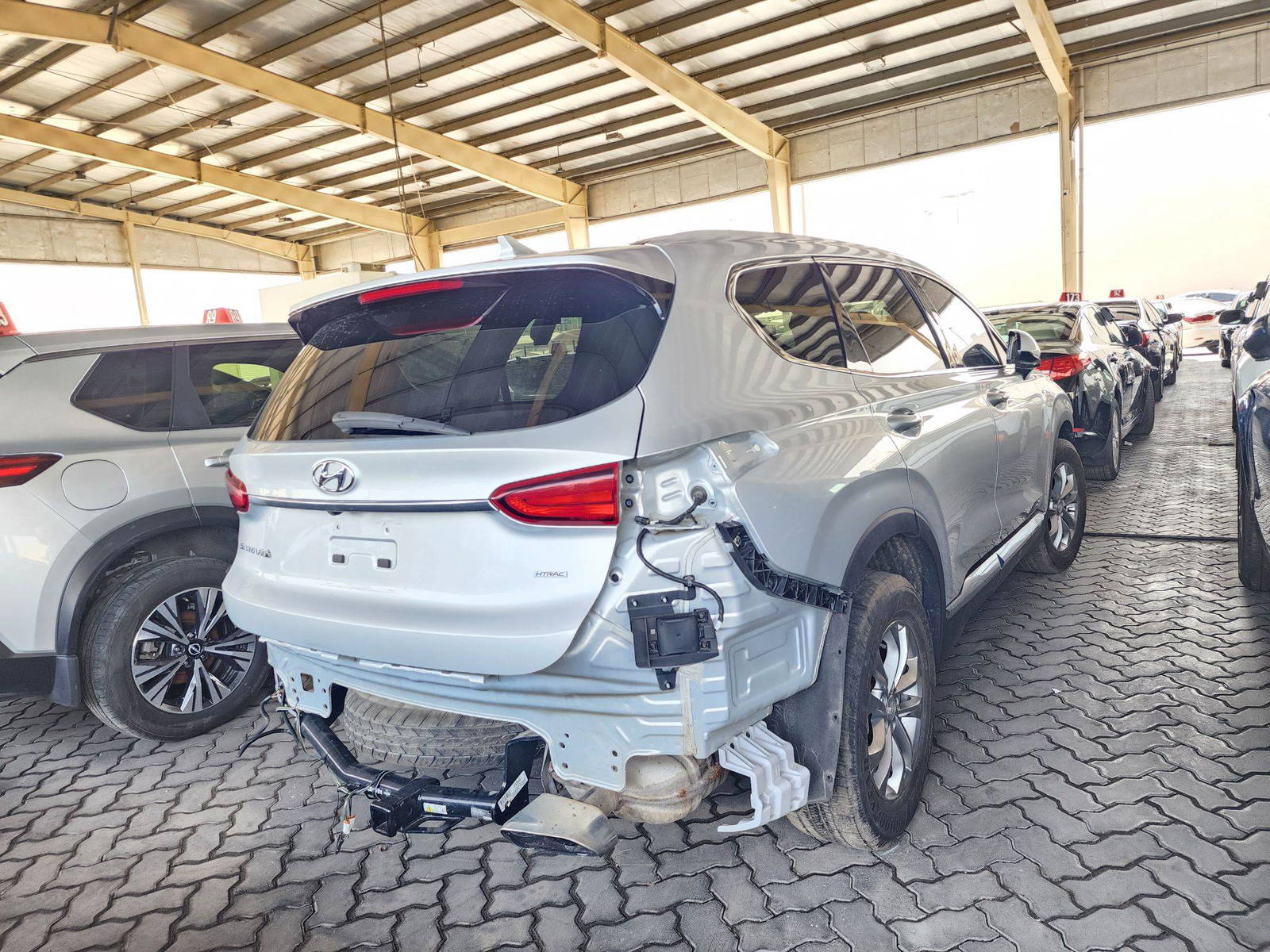 2019 HYUNDAI SANTA FE — 144505 Miles — Lot KH053606 — Souq - Marhaba Auctions Used Cars - Image 3