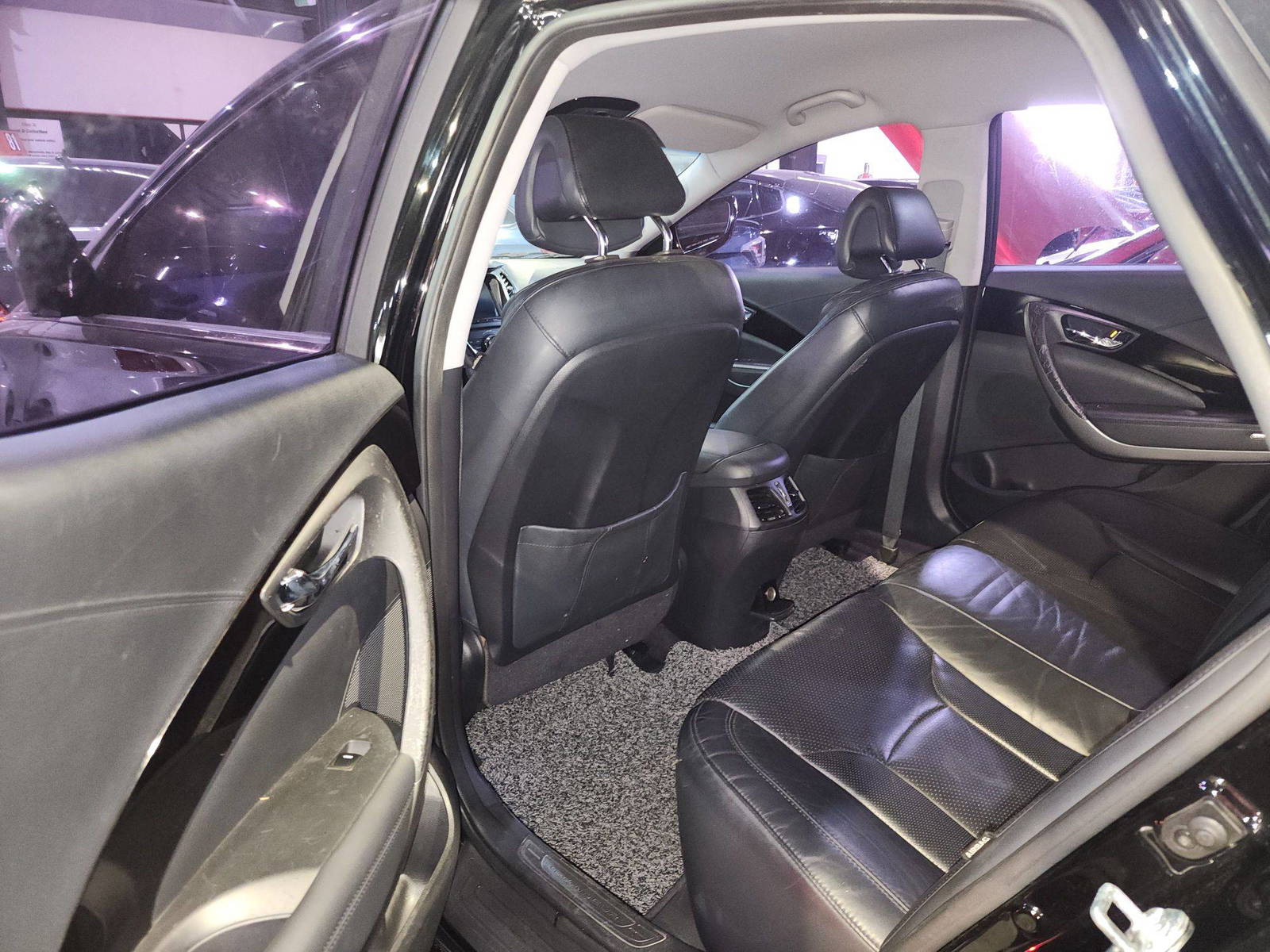 2012 HYUNDAI GRANDEUR — 178750 KM — Lot 099441 — Ind. 12 - Marhaba Auctions Used Cars - Image 7