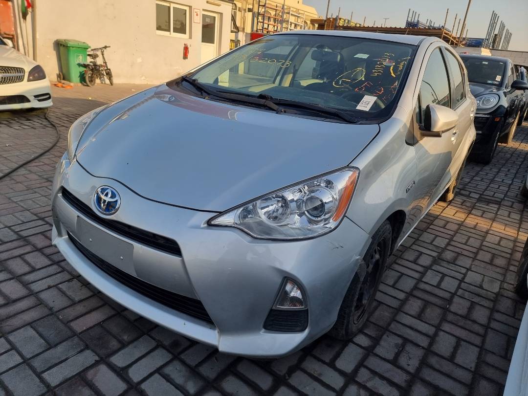2014 TOYOTA PRIUS C — 161370 Miles — Lot 1559302 — Ind. 12 - Marhaba Auctions Used Cars - Image 3