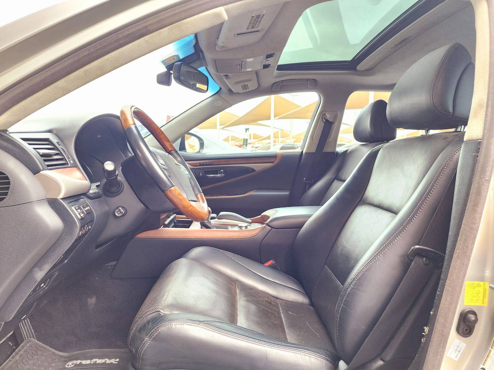 2013 LEXUS LS 460 — 116942 Miles — Lot D5006067 — Souq - Marhaba Auctions Used Cars - Image 9