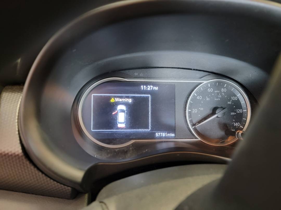 2018 NISSAN KICKS — 57780 Miles — Lot 81149353 — Souq - Marhaba Auctions Used Cars - Image 9