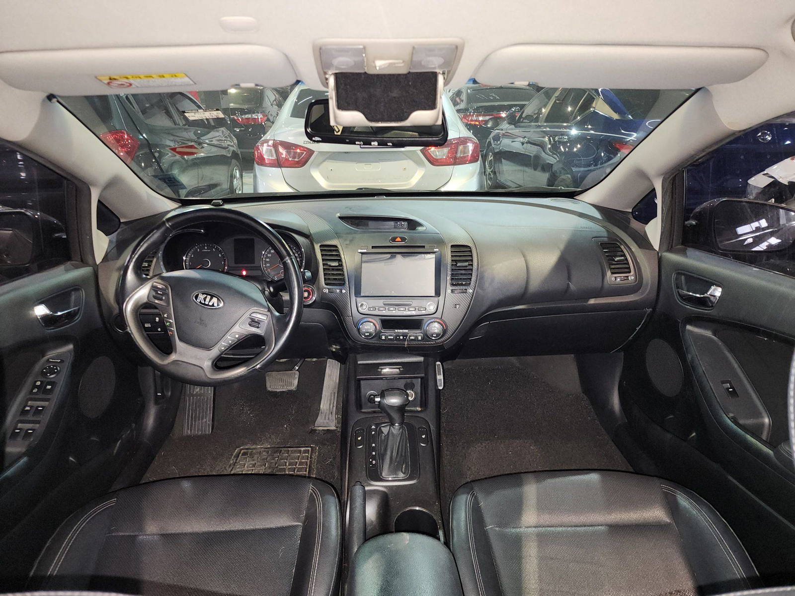2013 KIA K3 — 143128 KM — Lot 075874 — Al Quoz - Marhaba Auctions Used Cars - Image 8