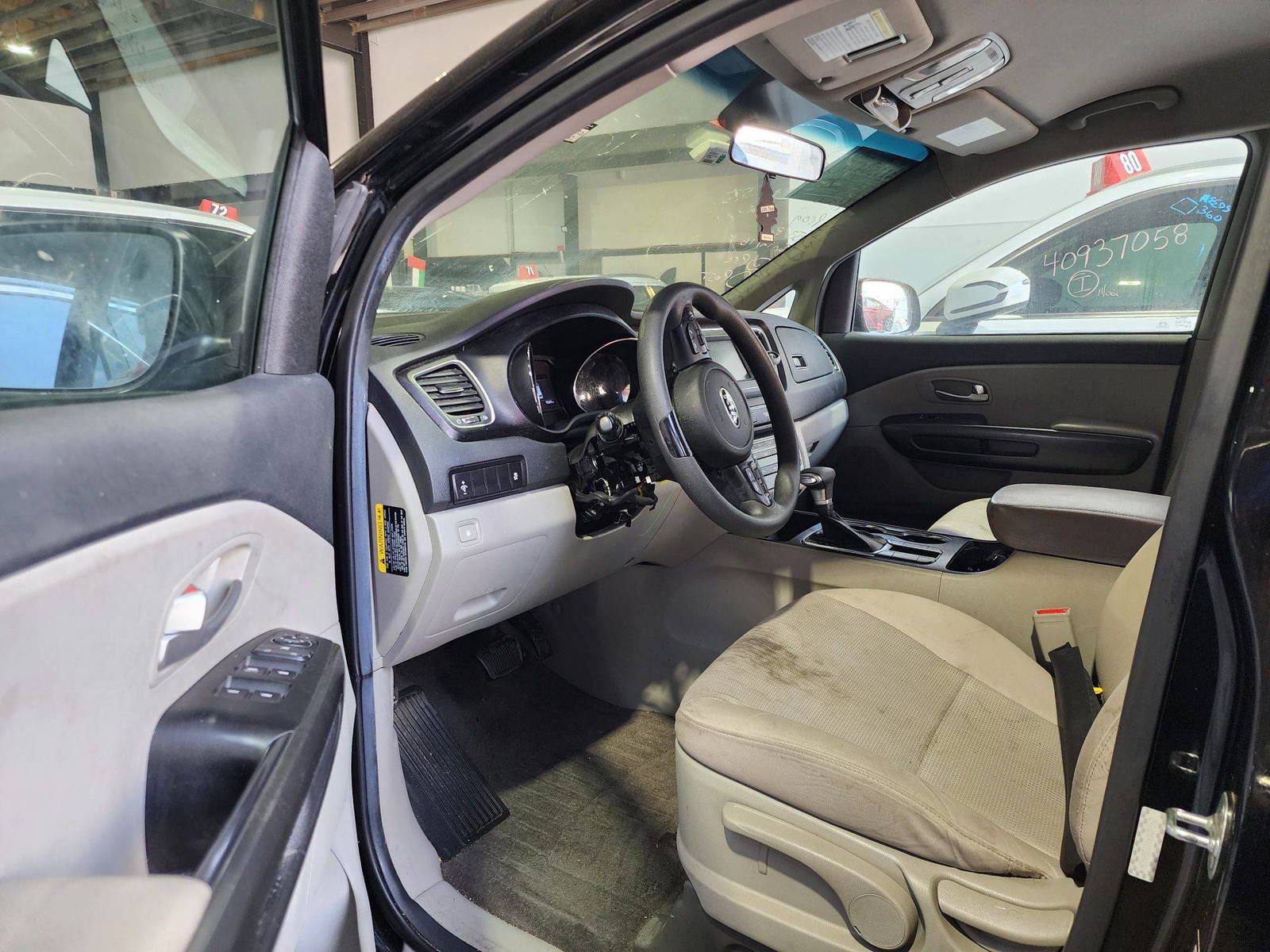 2019 KIA SEDONA — 76847 Miles — Lot 41150477 — UMM RAMOOL - Marhaba Auctions Used Cars - Image 8