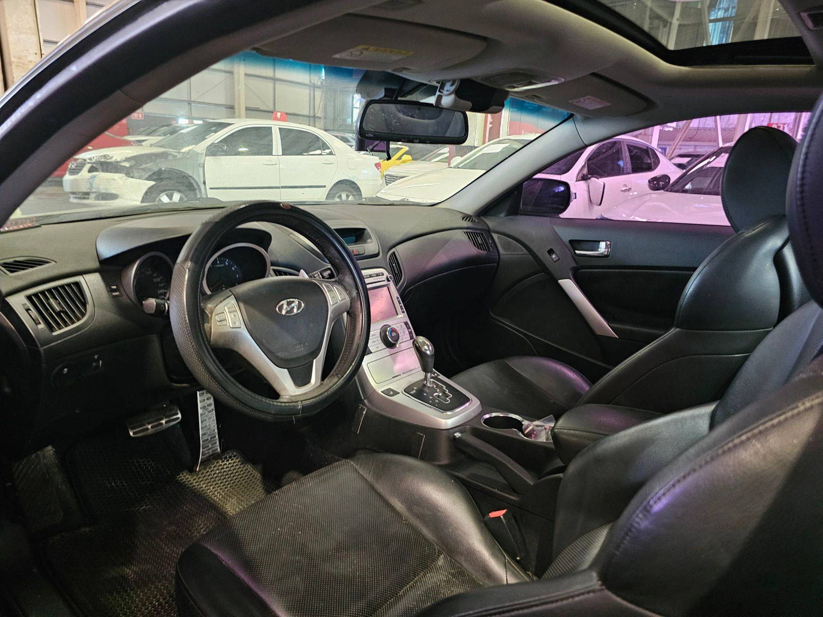 HYUNDAI GENESIS 2010 - Marhaba Auction Used Cars - Image 7
